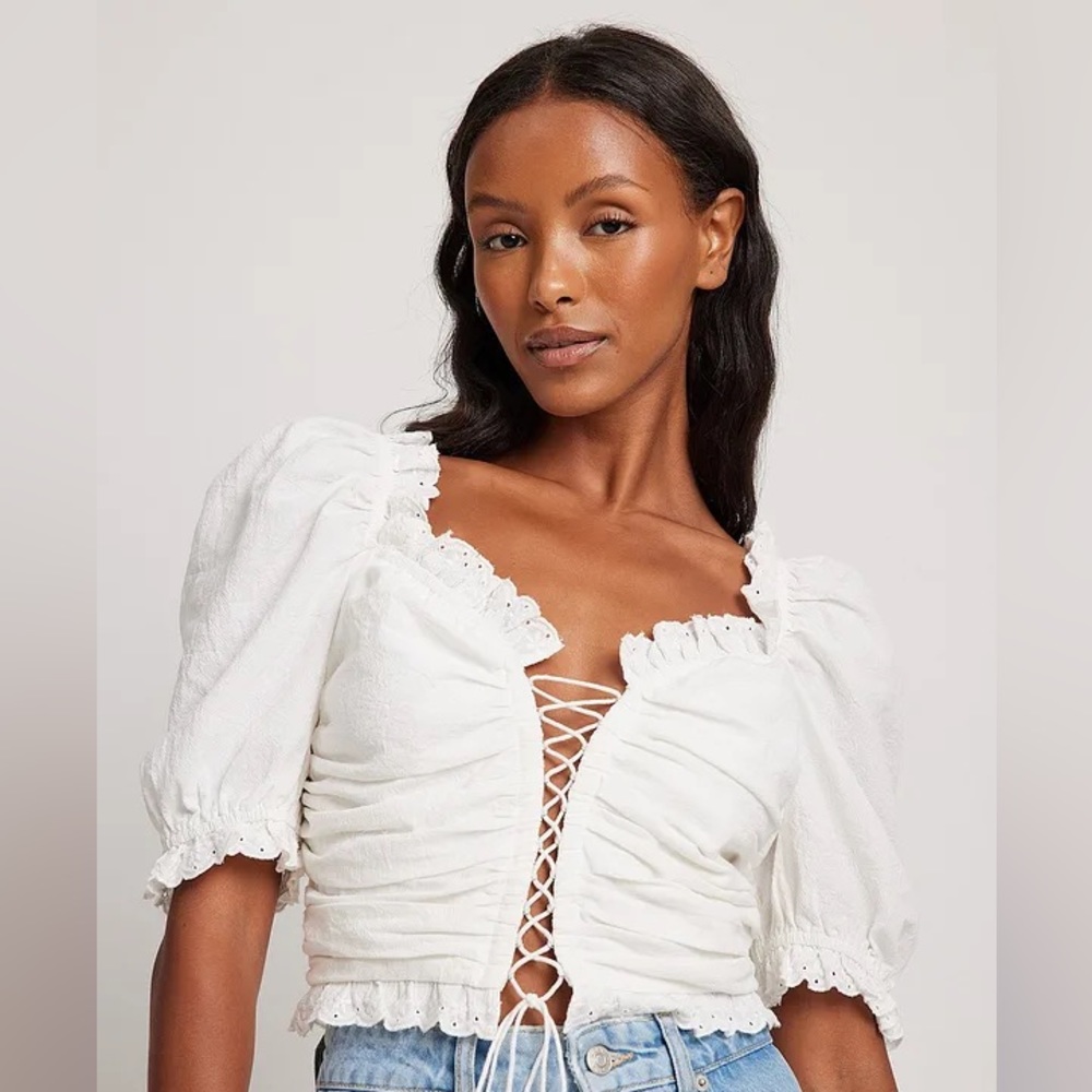 Na-kd white lace crop top